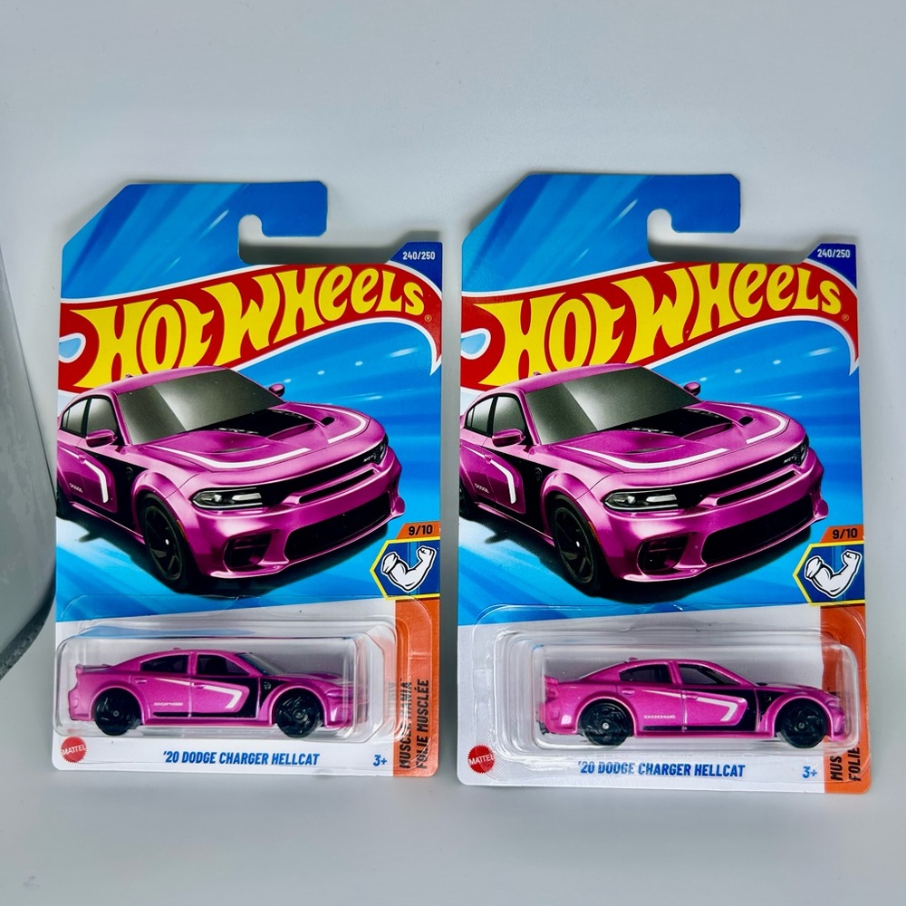 Hot Wheels Dodge Charger Lot Of 2x - ‘20 Dodge Charger Hellcat Pink 2x 240/250
